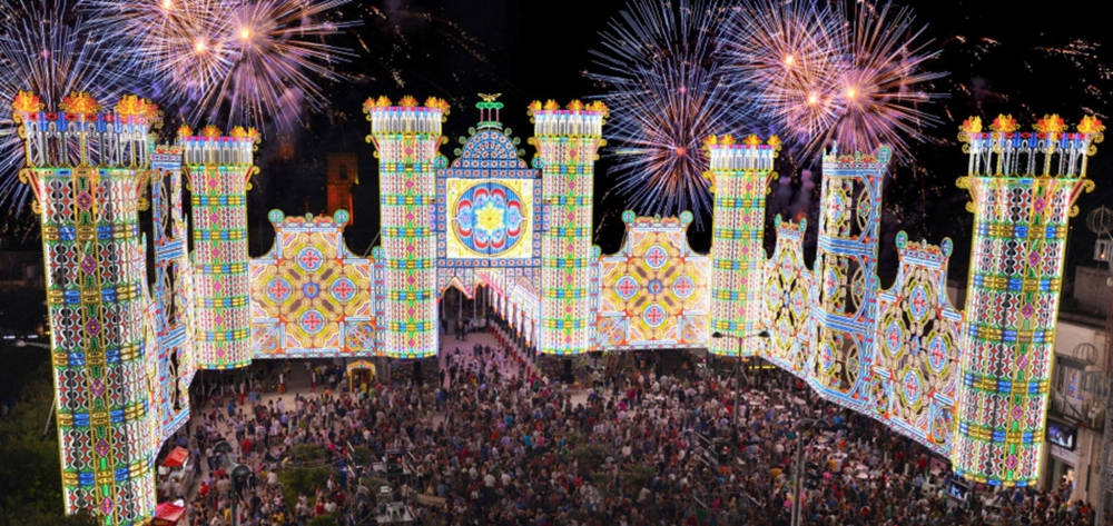FESTA DI SANTA DOMENICA A SCORRANO CAPITALE MONDIALE DELLE LUMINARIE