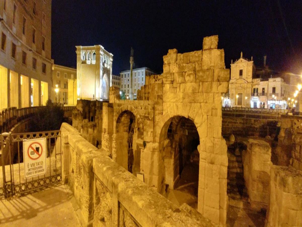 Lecce by night da Litorale Ionico